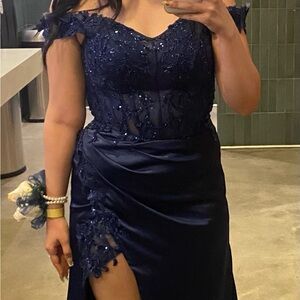 Elegant Navy Blue Off-The-Shoulder Prom Dress